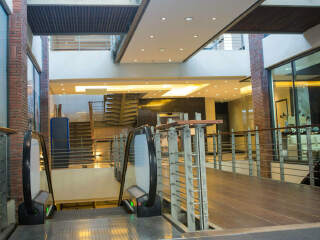 新华都购物广场(泰盛豪庭北)