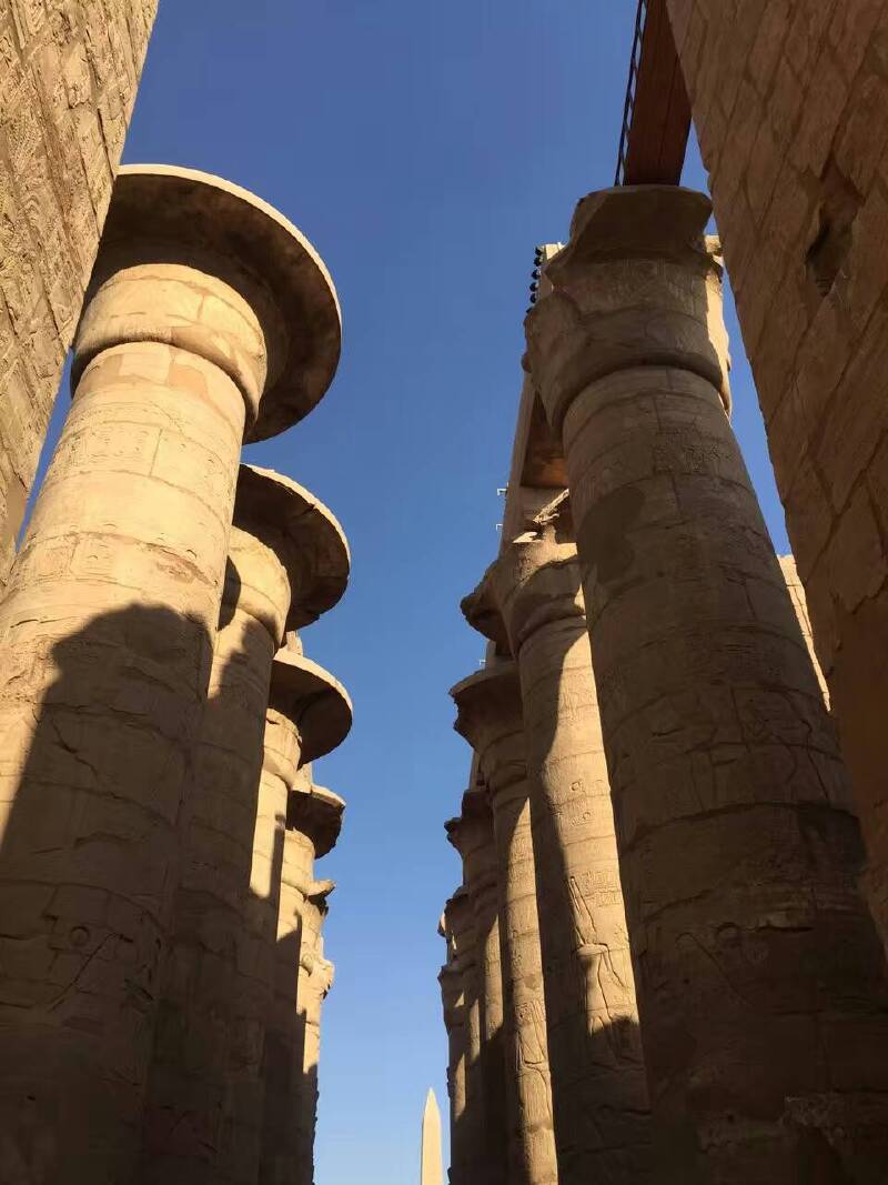 具有宗教性,纪念性和装饰性,是古埃及人表达对太阳神崇拜的建筑