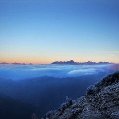 牛背山