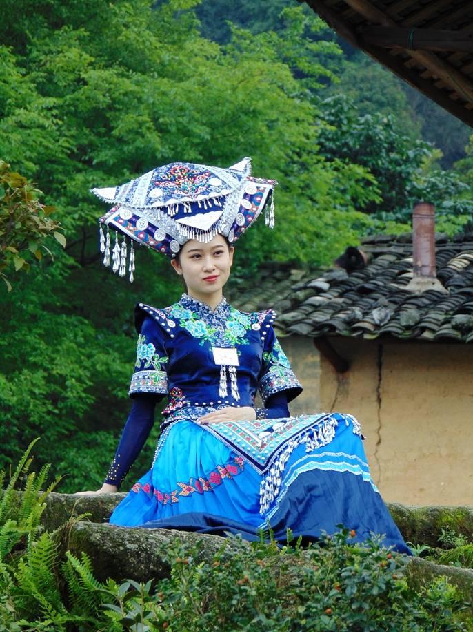 探春#"壮族三月三"重头戏:最美代言人盛装外拍,为壮乡代言