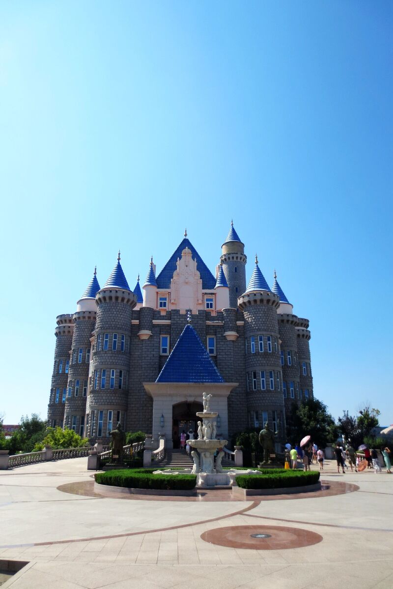 这里是西夫拉姆葡萄酒城堡,拥有法式的文化