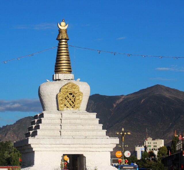 八月,在震耳的马蹄声中迷醉--记"当吉仁"赛马盛会_布达拉宫游记_途牛