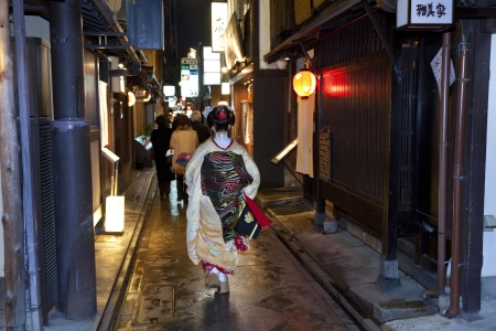 <日本大阪+京都+箱根+东京6日跟团游>名进名出,全程含餐,浏览本州全景,春季家庭出游之选 <日本大阪+京都+箱根+东京6日跟团游>名进名出,全程含餐,浏览本州全景,春季家庭出游之选