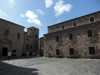 卡塞雷斯古城区