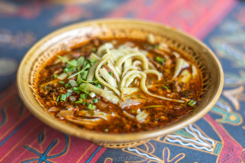 在龚滩古镇,早餐我推荐尝尝绿豆粉,是米粉