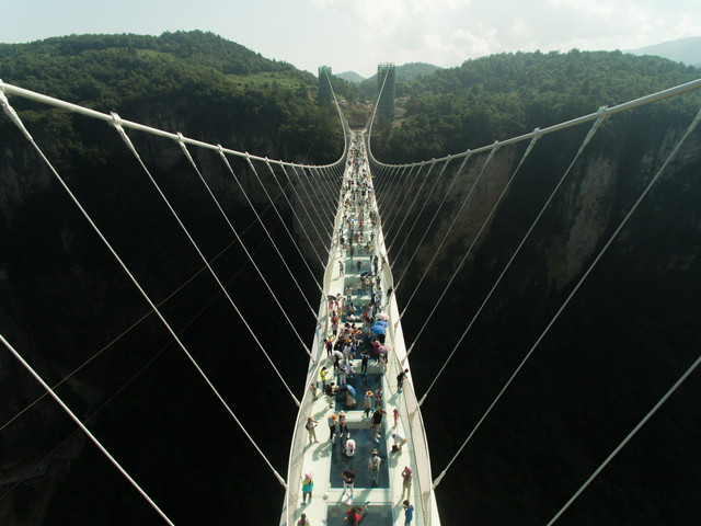  張家界大峽谷玻璃橋-寶峰湖景區1日遊>跨越空中聖橋 挑戰恐高極限