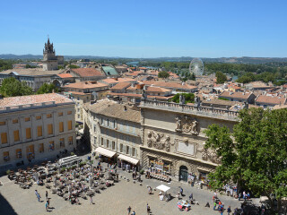 阿维尼翁教皇宫广场
