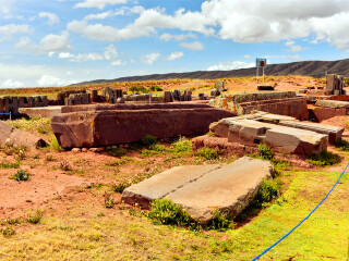 蒂亚瓦纳科古建材展场