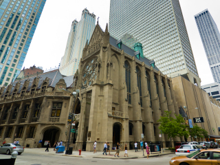 芝加哥圣名主教座堂