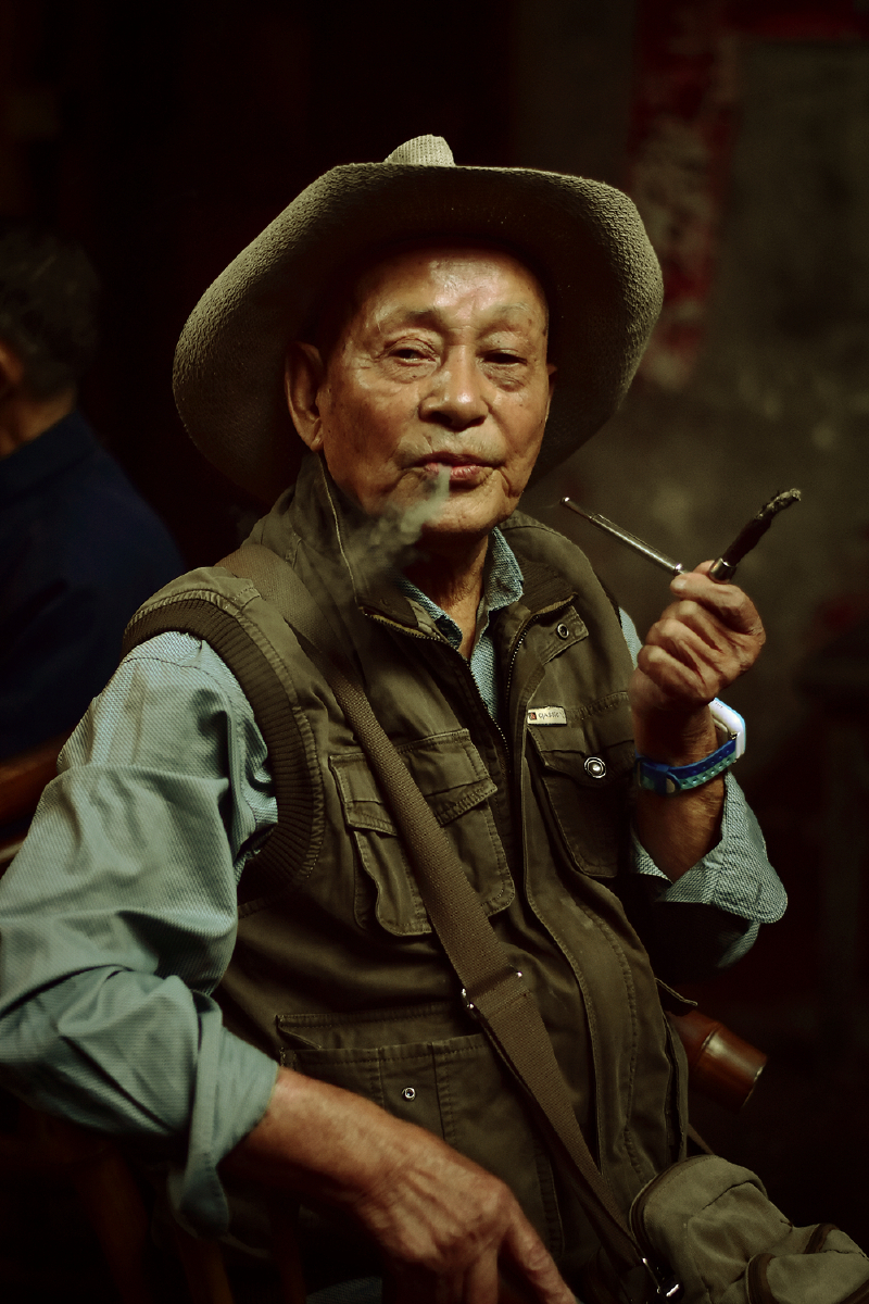 一碗盖碗半世凡俗