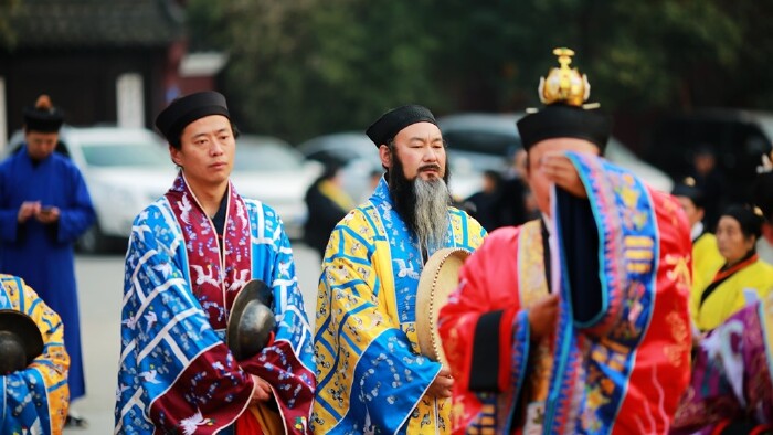 准备做渡桥法事的道士