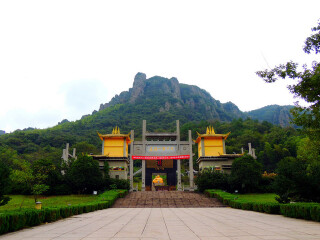 欧亚人祖山文化园