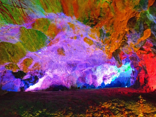 长白山迷宫溶洞风景区