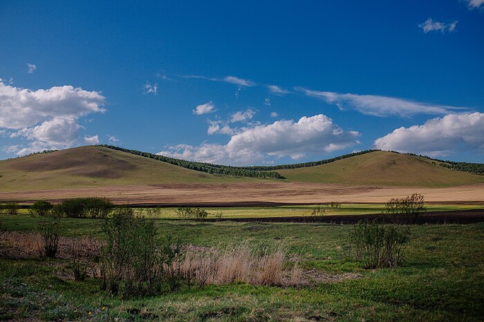 呼伦贝尔,高原与松辽平原之间,纵贯千余里