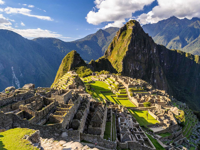 南美奇景-智利-秘鲁-厄瓜多尔机票 当地16日游>世界不雨城,马丘比丘