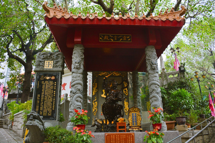 香港黄大仙祠又名啬色园,始建于1945年,是香港九龙有名的胜迹之一