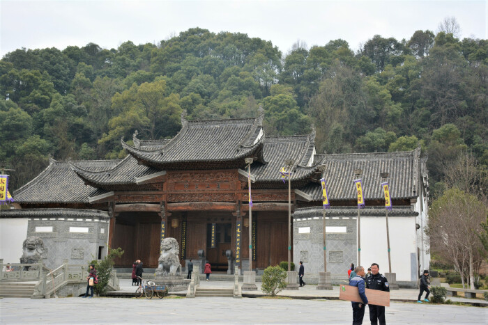 最早建于明朝万历六年的萧江宗祠,由明万历年间右都御史江一麟所建