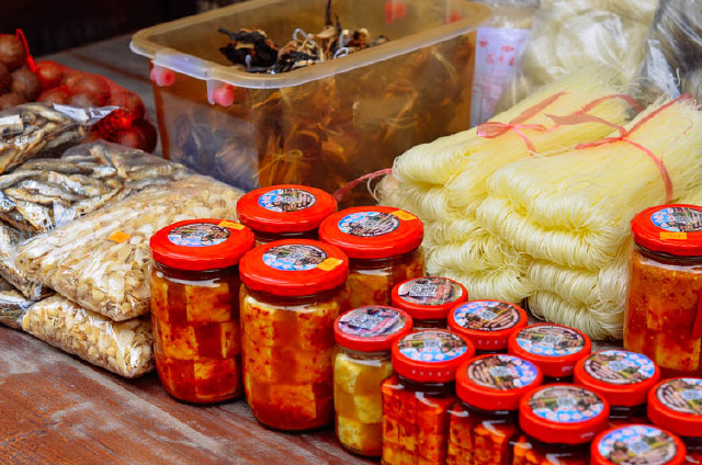 在黄姚,特产还真不少.