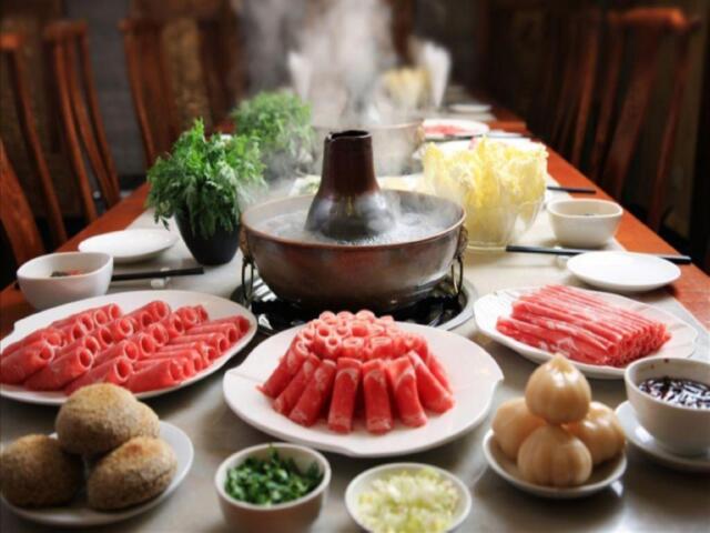 涮羊肉(图片仅供参考)