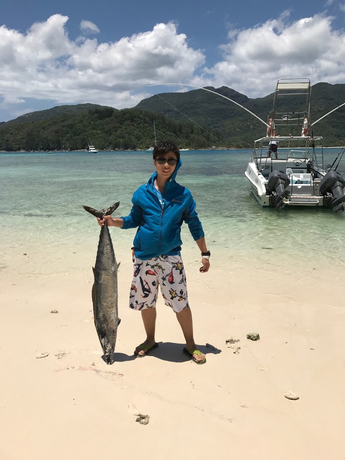 小黑把大鱼放进仓库,这大鱼英文名字是kingfish,查了