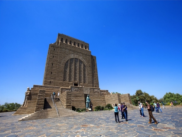  南非花园大道-津巴布韦12日游>埃塞尔比亚航空,4晚特色酒店,维多利亚