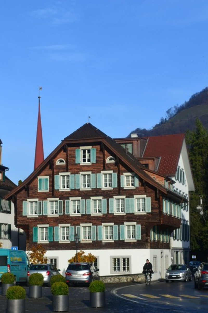 美丽的国度瑞士,小城镇【英格堡】,也叫【恩格尔贝格】