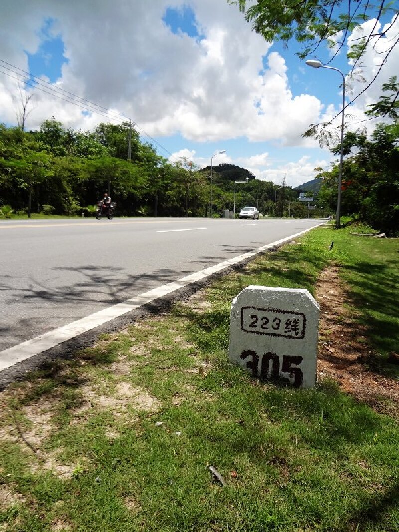 又来到这里,国道223线的305段这里真是个"前不着村~~~"的地方,再次