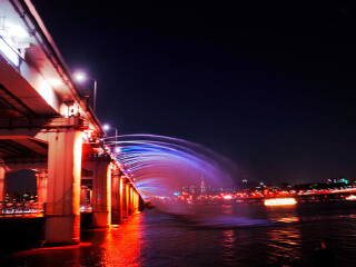 盘浦大桥月光彩虹喷泉