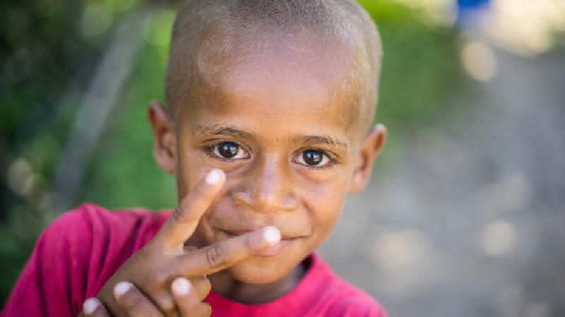 这一群纯洁而又快乐的孩子,不会追着你要