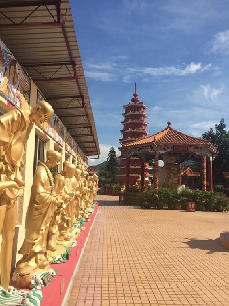 万佛寺天气很好~手机原片都是万佛寺庙里面的迷你小佛像,好q啊万佛寺