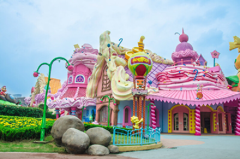 正好遇到大剧场搞活动,在梦幻庄园的餐厅里,以58一个人的价格点了两个