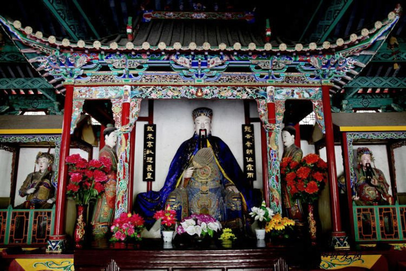 感受历史文化名城南阳府衙的威严拜谒卧龙岗武侯祠