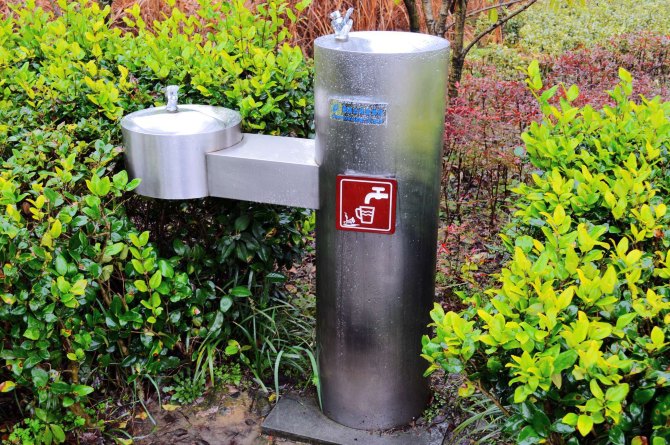 西溪湿地公园没处重要的地方都有这样的饮水机,真的是很人性化了哦.