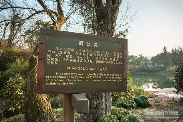 在我回来写游记的时候,才知道这个小楼叫做天泽楼