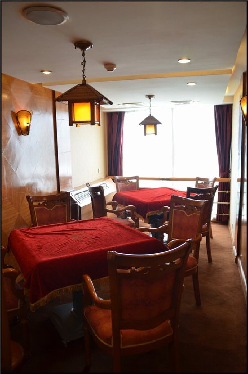 麻将很多人喜欢吧,机麻包房为您订制.