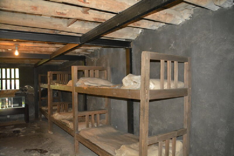 据介绍:渣滓洞关押犯人,称"重庆行辕二处第二看守所".