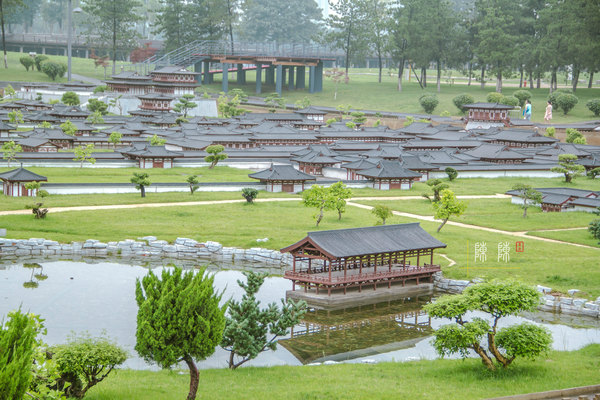 唐大明宫是举世闻名的唐长安城"三大内"(太极宫,大明宫,兴庆宫)中最为