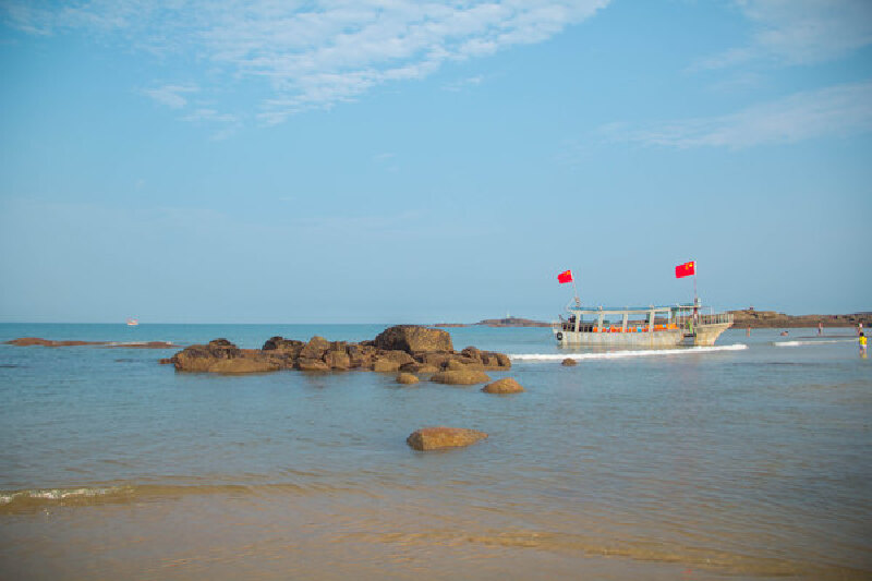 红塔湾石狮最为著名的自然旅游资源当数