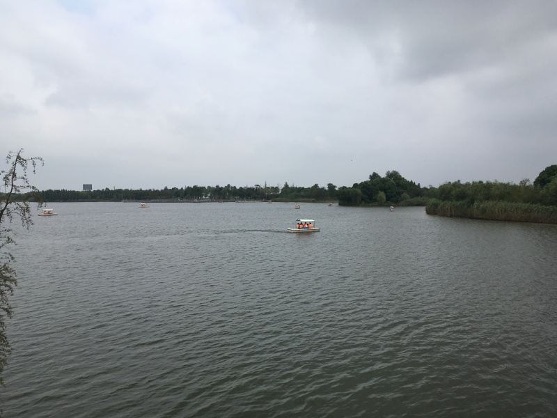 在明湖锁住秋天——游牧城公园