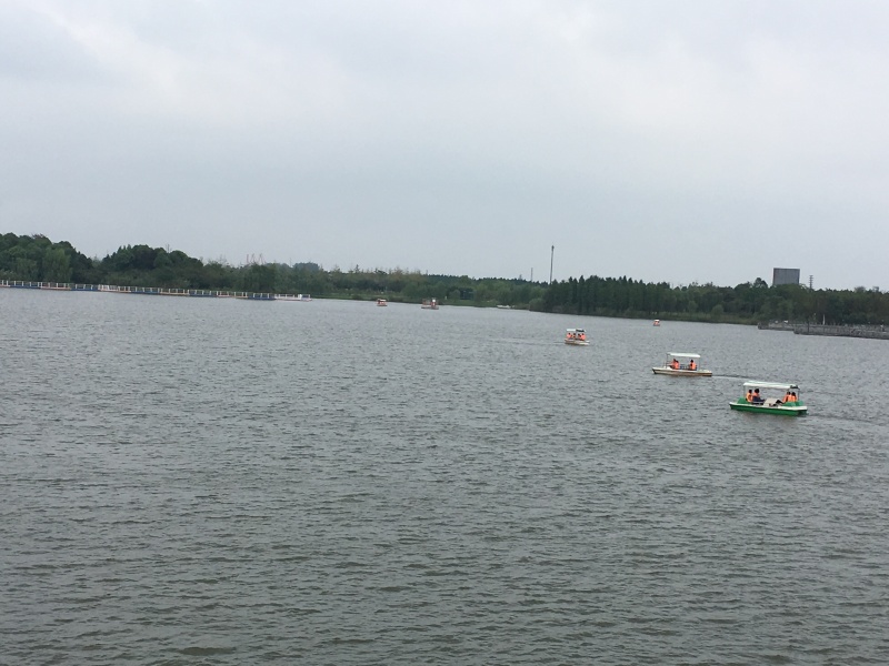 在明湖锁住秋天——游牧城公园