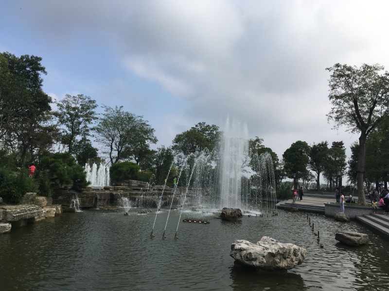 在明湖锁住秋天——游牧城公园