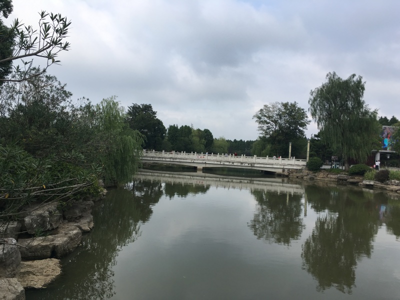 在明湖锁住秋天——游牧城公园