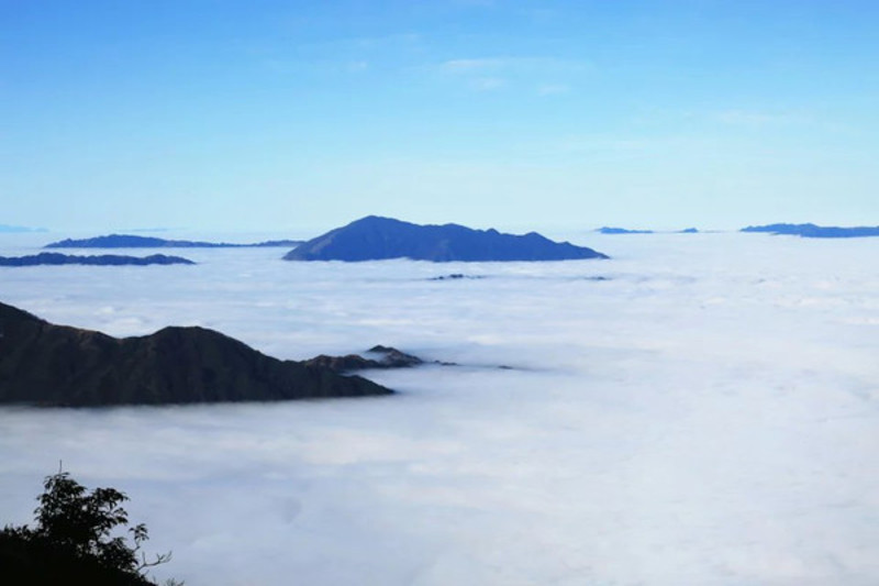 貓兒山看雲海佛光日出日落