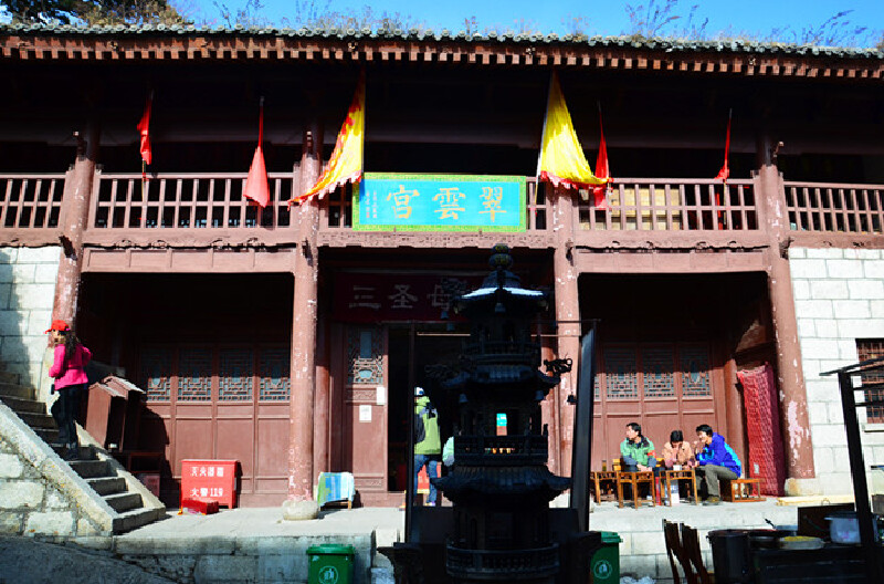 华山之巅体验天下第一险的壮丽图