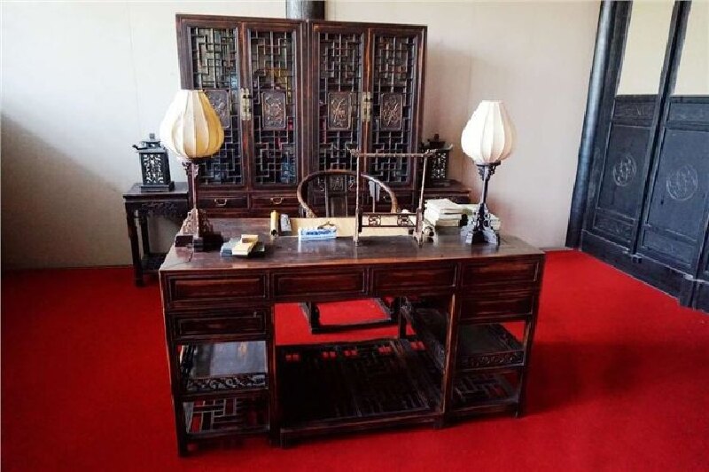 皇帝的办公室,拿现在来说就是办公室.