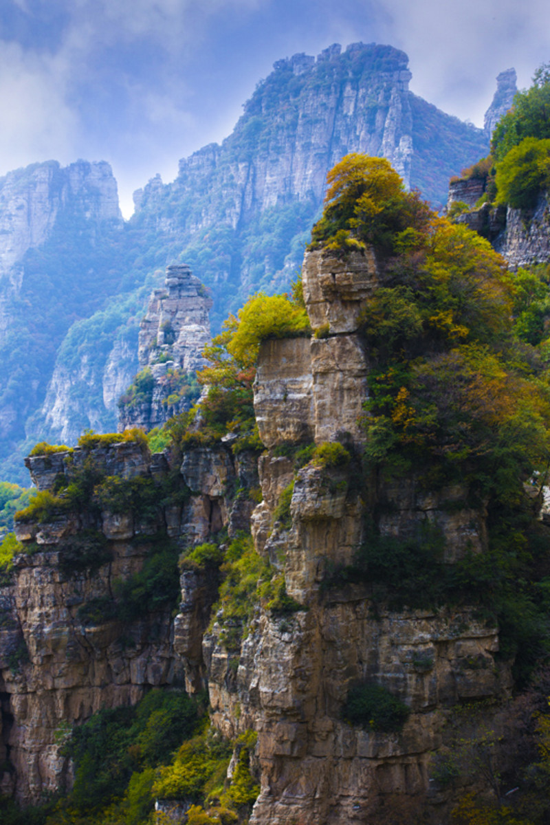 满月秋色白石山 非遗奇绝打树花