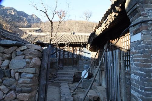 喧嚣时代静谧古朴的老村落——涞水杏黄村