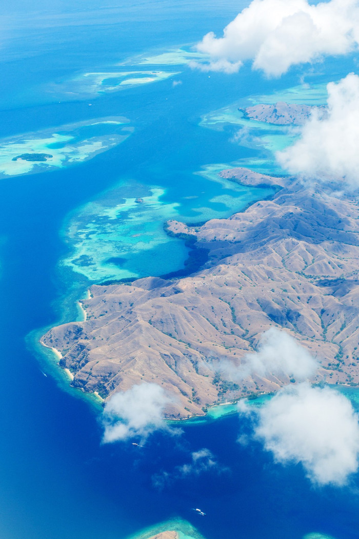 从空中俯瞰整个印尼群岛,才发现原来海岛可以这么美