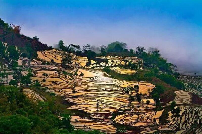 注意防晒,带好防晒用品;丽江,香格里拉,德钦等地海拔较高,注意休息,以