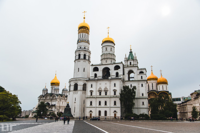 莫斯科克里姆林宫是俄罗斯国家的象征,是世界上最大的建筑群之一,是